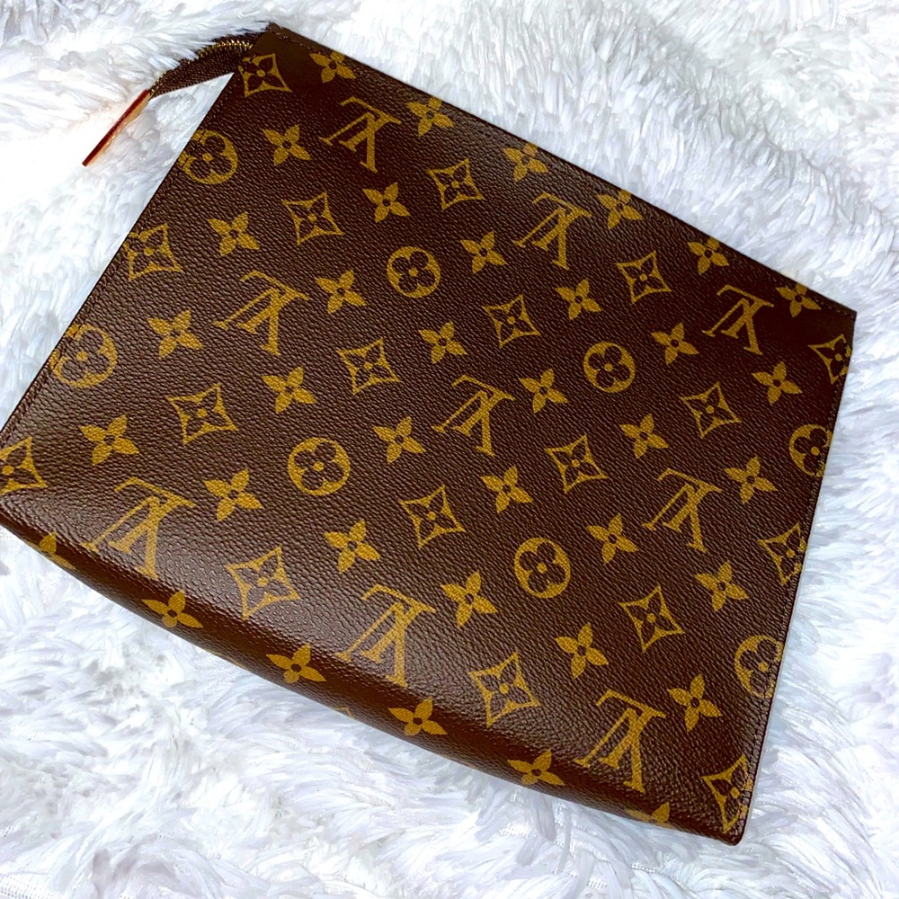 Authentic Louis Vuitton Toiletry 26